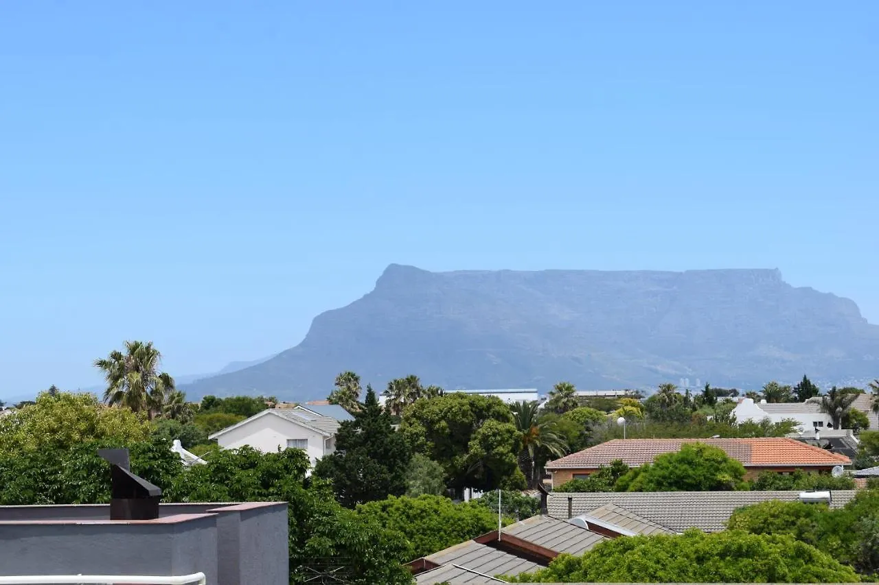 Capetown 4U Guesthouse Bloubergstrand